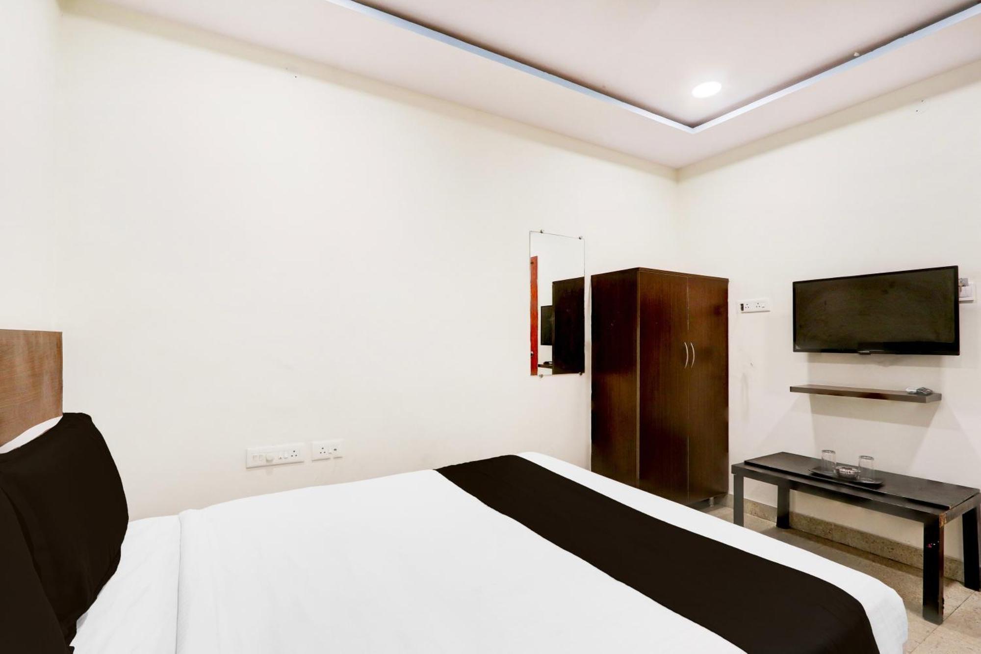 Super Hotel O At Home Hotel Darbar Hyderabad Exterior foto